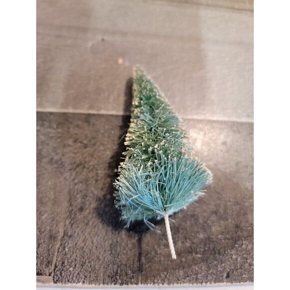 Pine tree snow xmas Village Accessory - Picture 1 of 3
